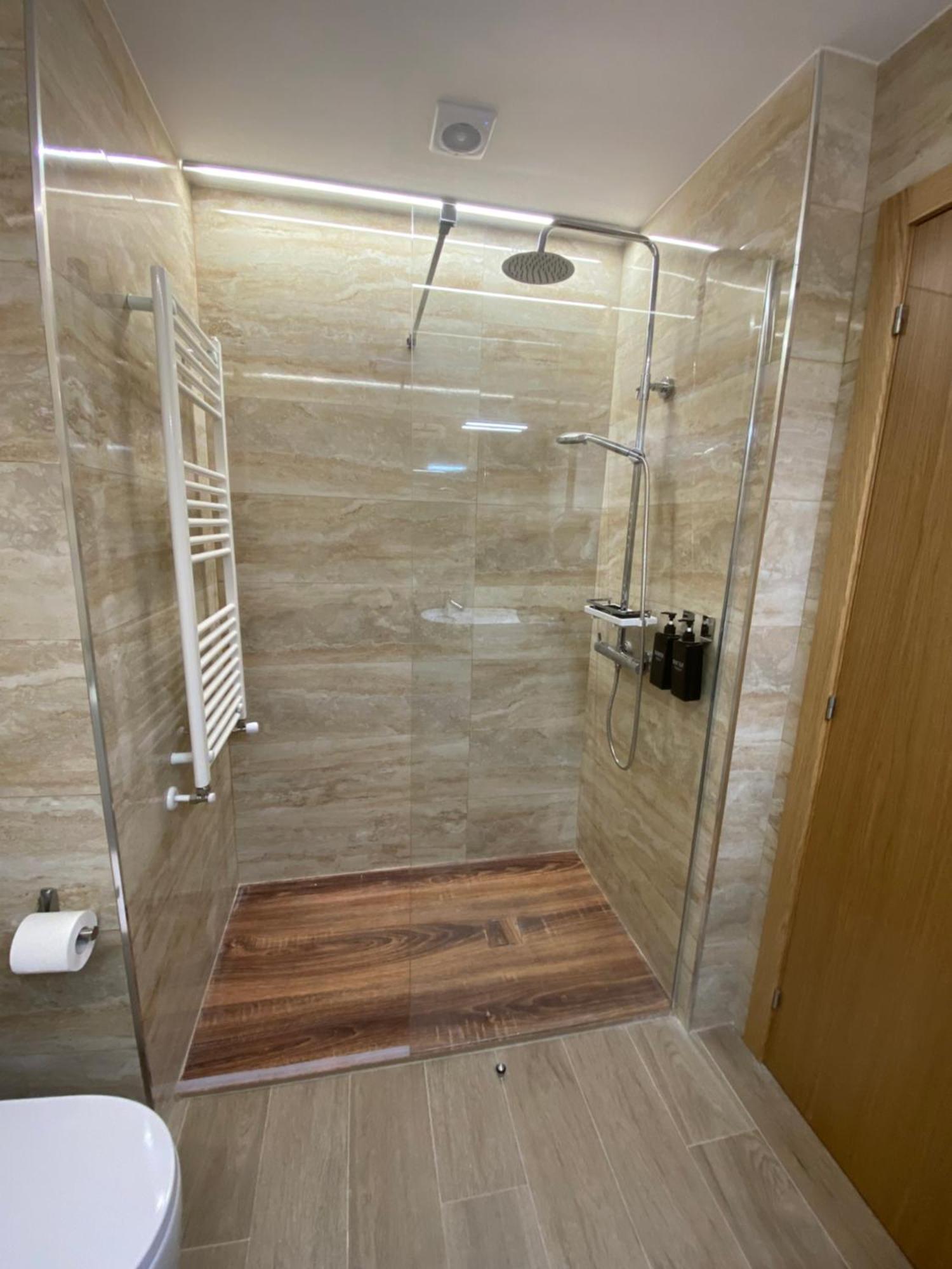 Apartamentos Luisa سانتياغو دي كومبوستيلا المظهر الخارجي الصورة