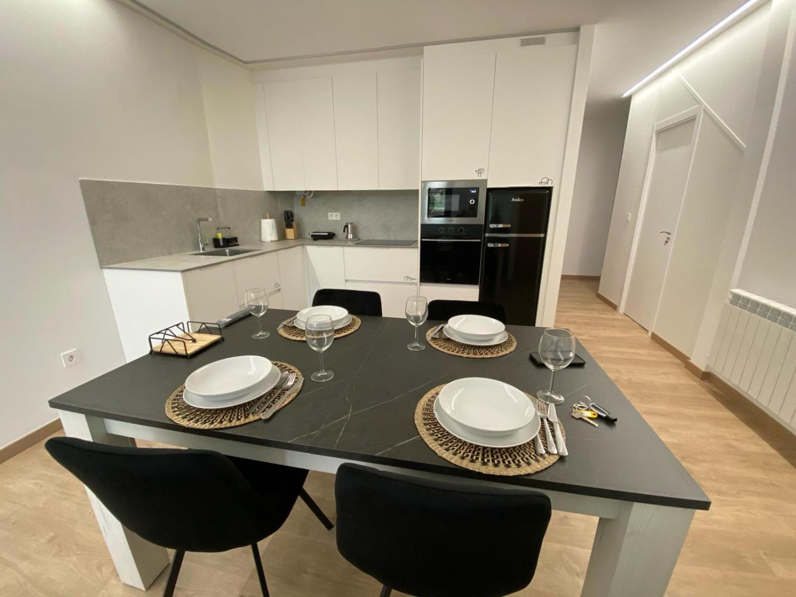 Apartamentos Luisa سانتياغو دي كومبوستيلا المظهر الخارجي الصورة