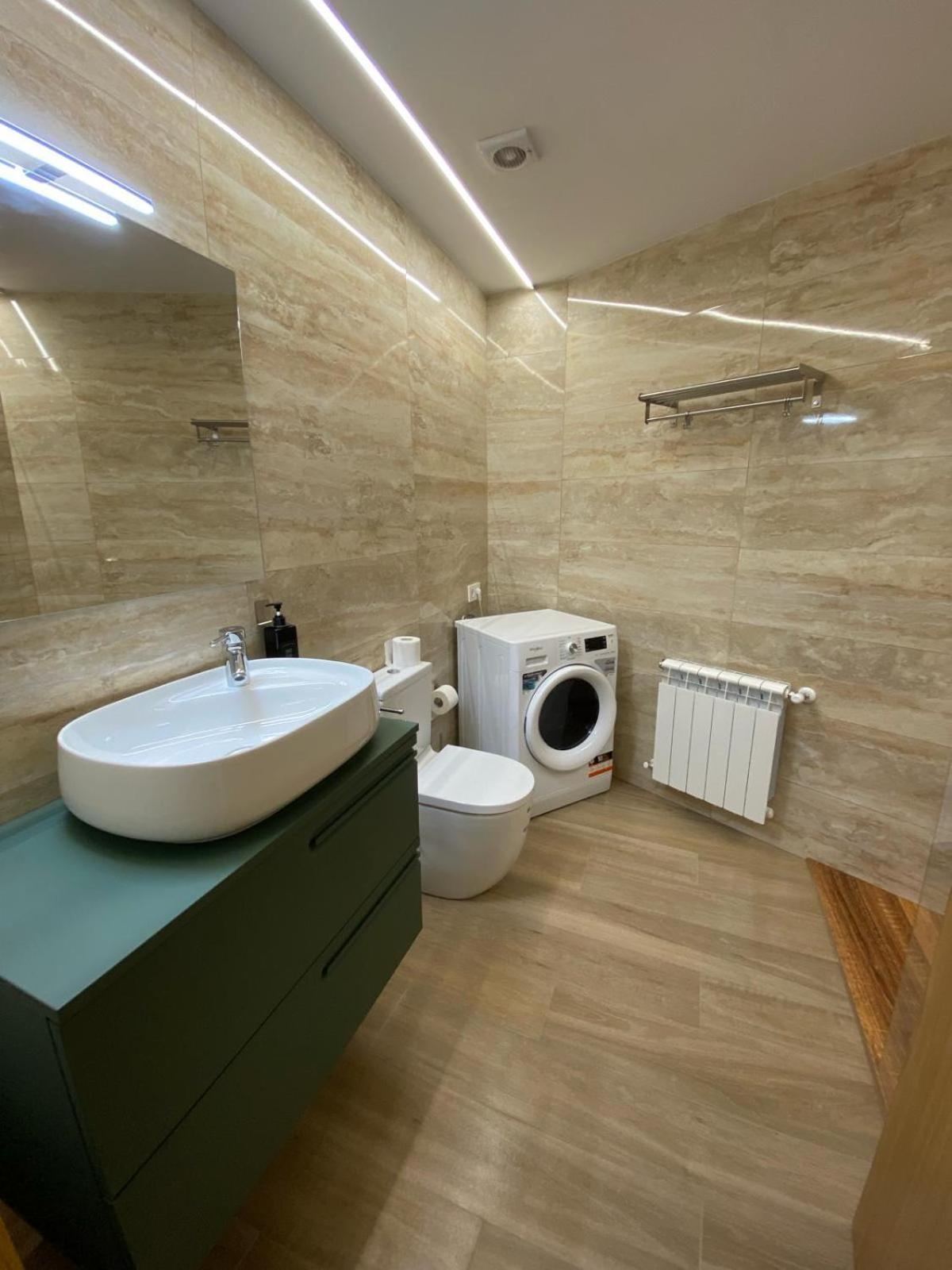 Apartamentos Luisa سانتياغو دي كومبوستيلا المظهر الخارجي الصورة