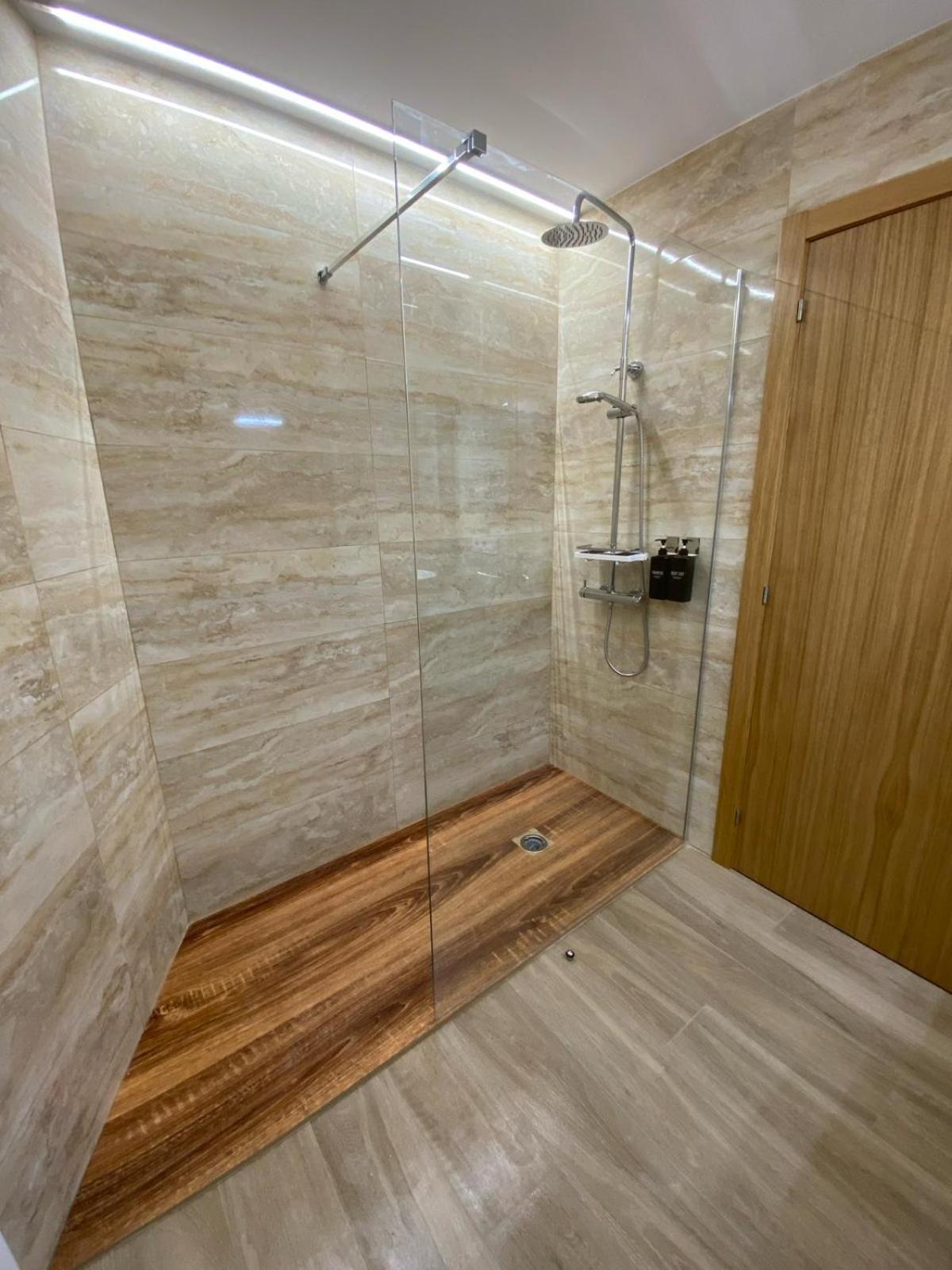 Apartamentos Luisa سانتياغو دي كومبوستيلا المظهر الخارجي الصورة